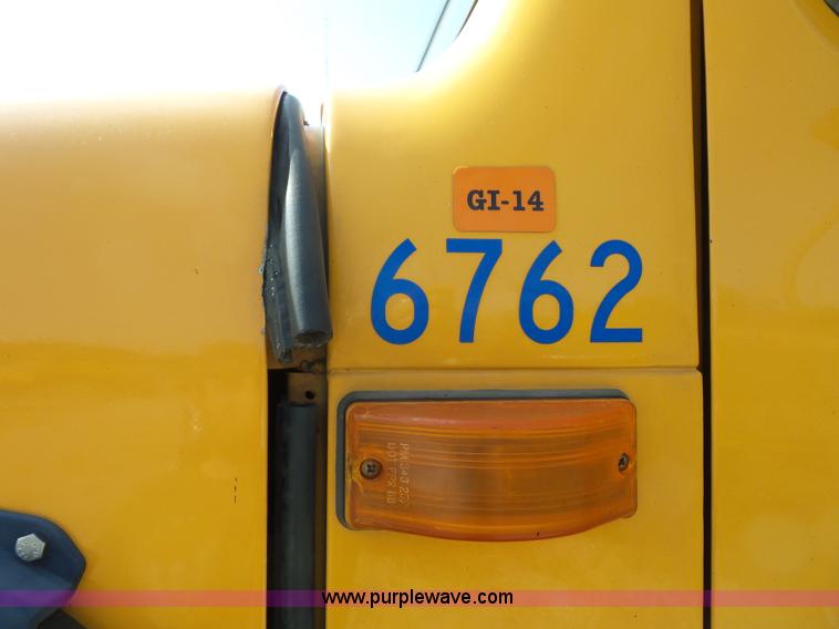 image for item L2867 2002 International F2554 dump truck