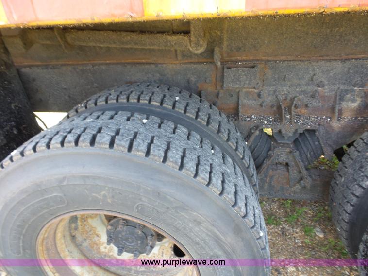 image for item L2867 2002 International F2554 dump truck