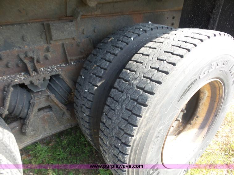 image for item L2867 2002 International F2554 dump truck