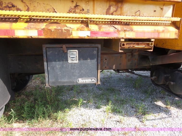 image for item L2867 2002 International F2554 dump truck