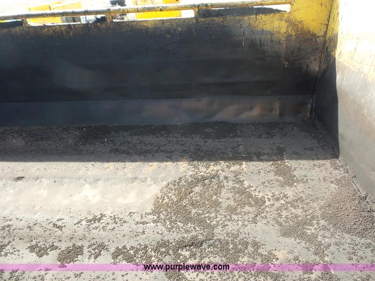 image for item L2867 2002 International F2554 dump truck