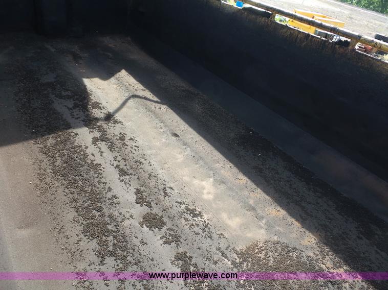 image for item L2867 2002 International F2554 dump truck