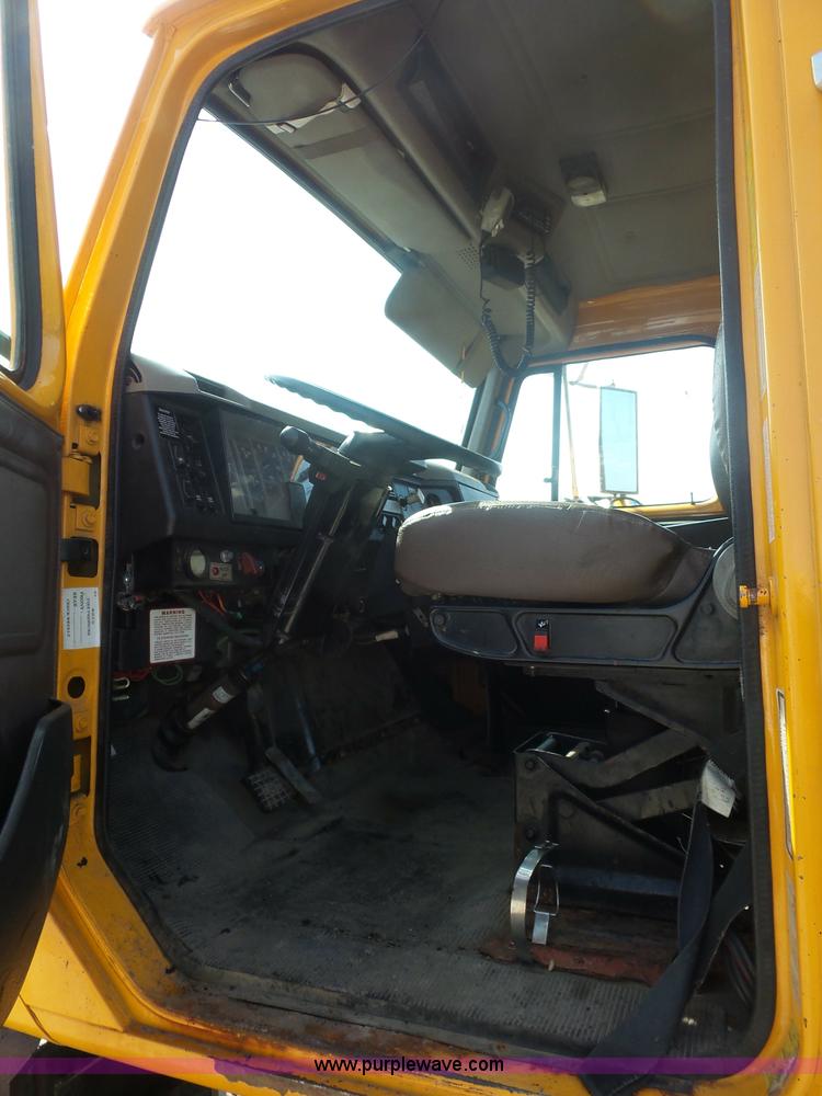 image for item L2867 2002 International F2554 dump truck