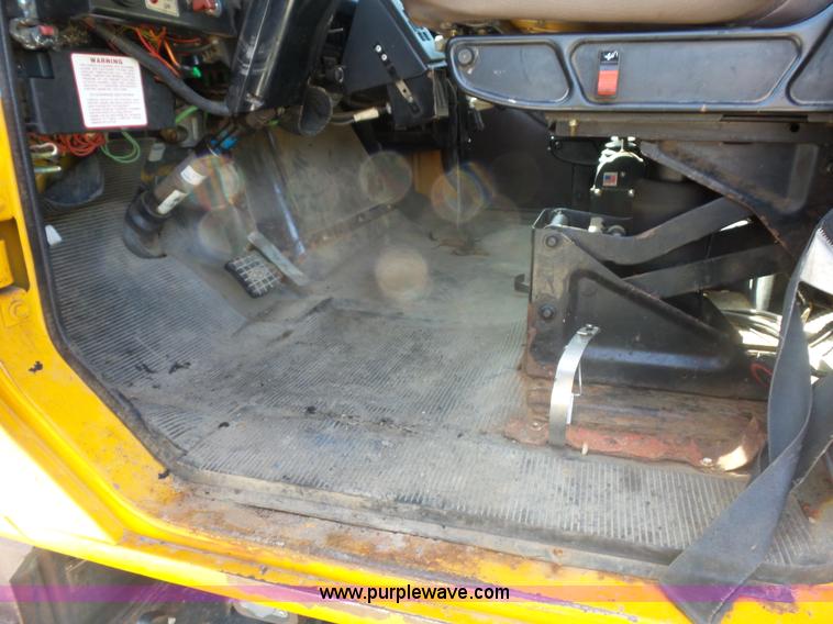 image for item L2867 2002 International F2554 dump truck