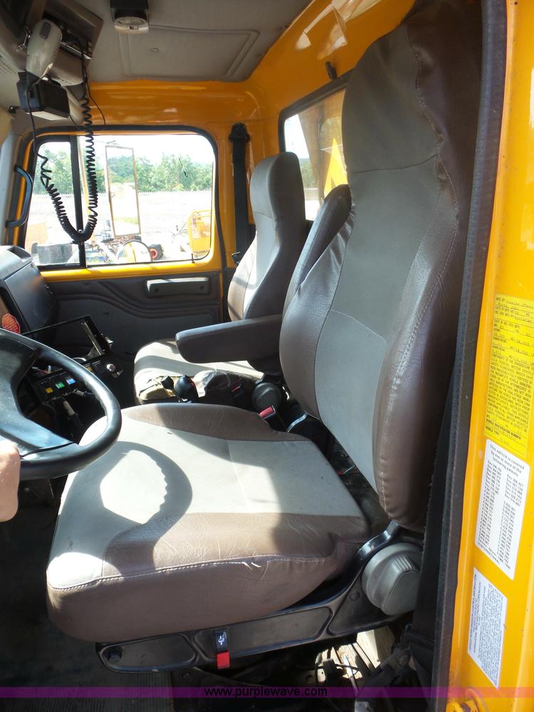 image for item L2867 2002 International F2554 dump truck