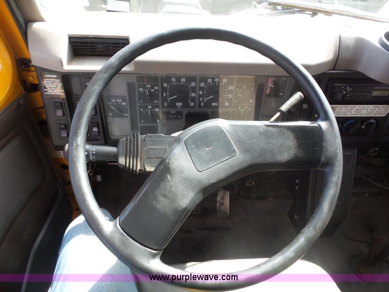 image for item L2867 2002 International F2554 dump truck