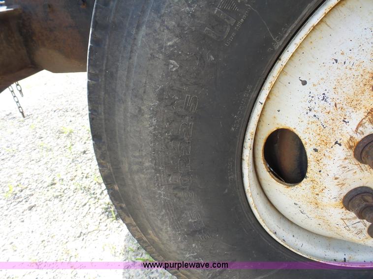 image for item L2868 1999 International 4900 dump truck