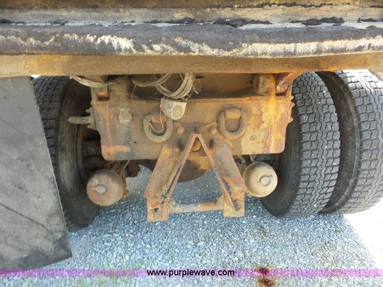 image for item L2868 1999 International 4900 dump truck