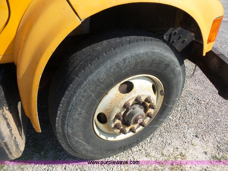 image for item L2868 1999 International 4900 dump truck