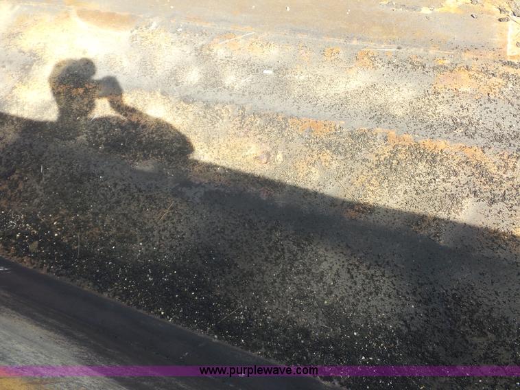 image for item L2868 1999 International 4900 dump truck