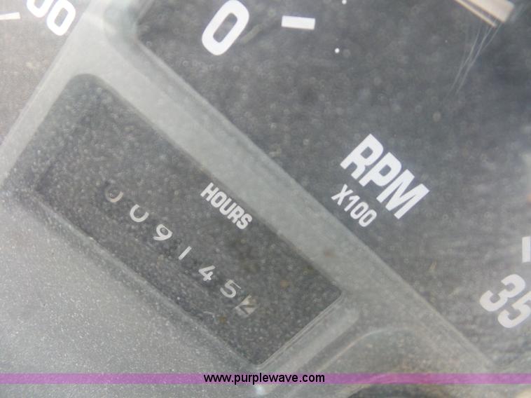 image for item L2868 1999 International 4900 dump truck