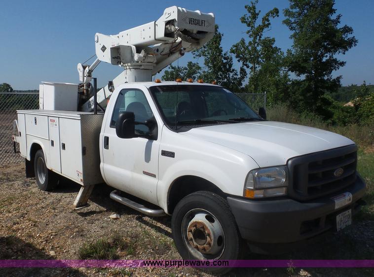image for item L2870 2003 Ford F550 bucket truck