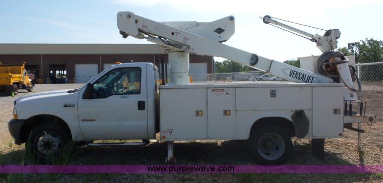 image for item L2870 2003 Ford F550 bucket truck