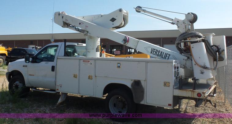 image for item L2870 2003 Ford F550 bucket truck