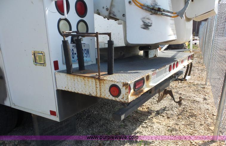 image for item L2870 2003 Ford F550 bucket truck