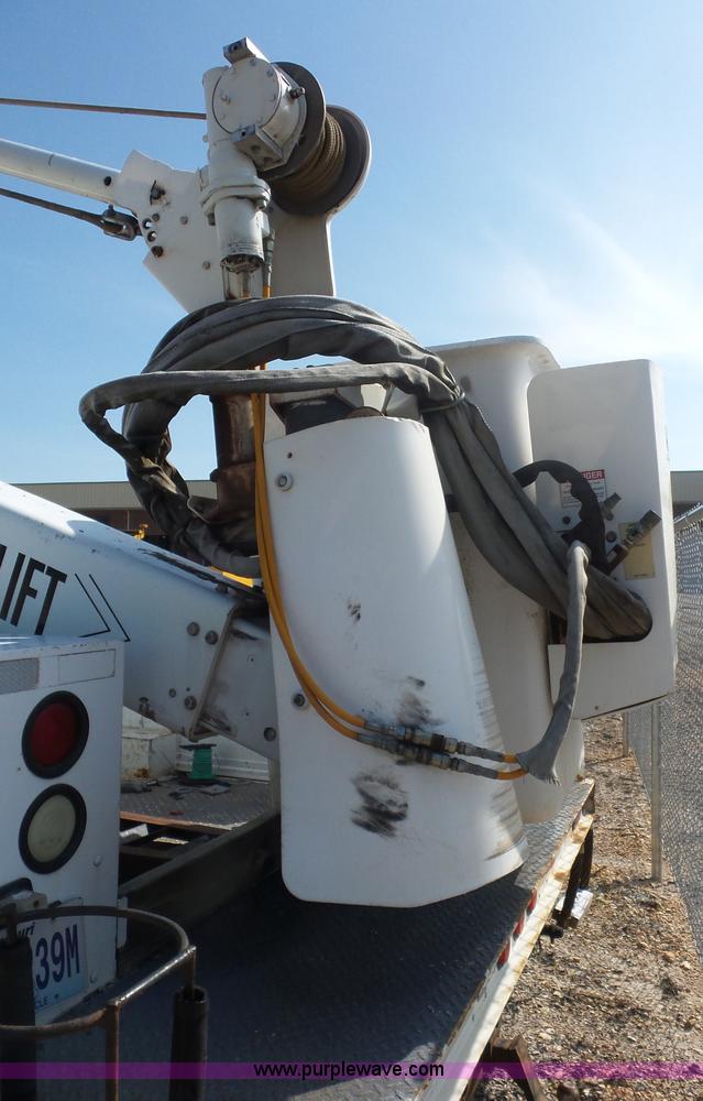 image for item L2870 2003 Ford F550 bucket truck