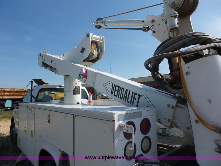 image for item L2870 2003 Ford F550 bucket truck