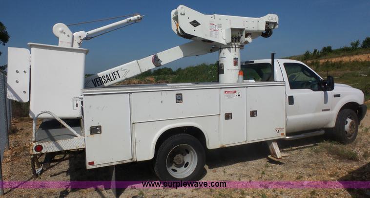 image for item L2870 2003 Ford F550 bucket truck