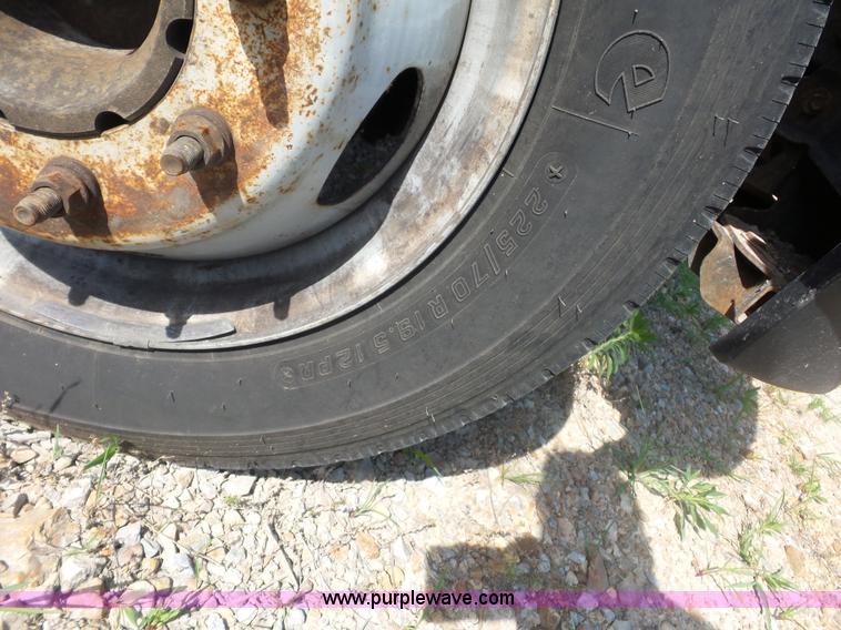 image for item L2870 2003 Ford F550 bucket truck