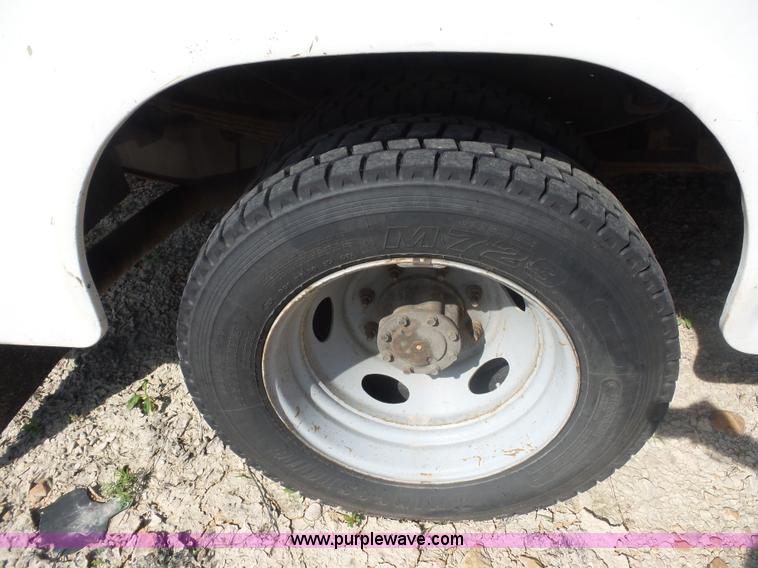 image for item L2870 2003 Ford F550 bucket truck