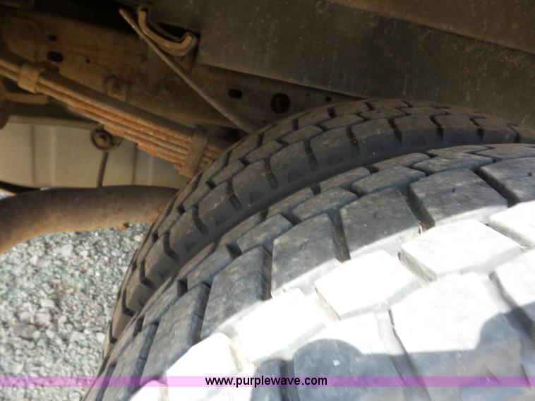 image for item L2870 2003 Ford F550 bucket truck