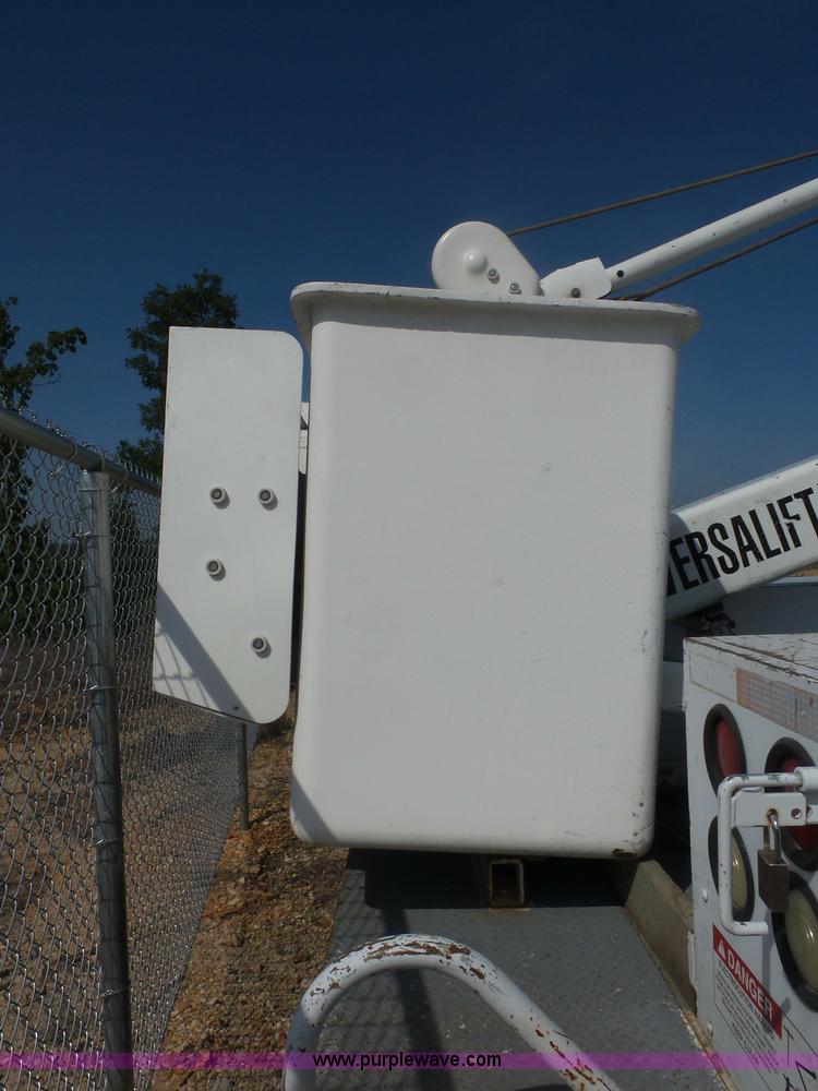 image for item L2870 2003 Ford F550 bucket truck