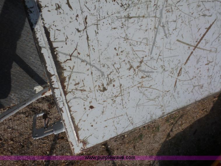 image for item L2870 2003 Ford F550 bucket truck