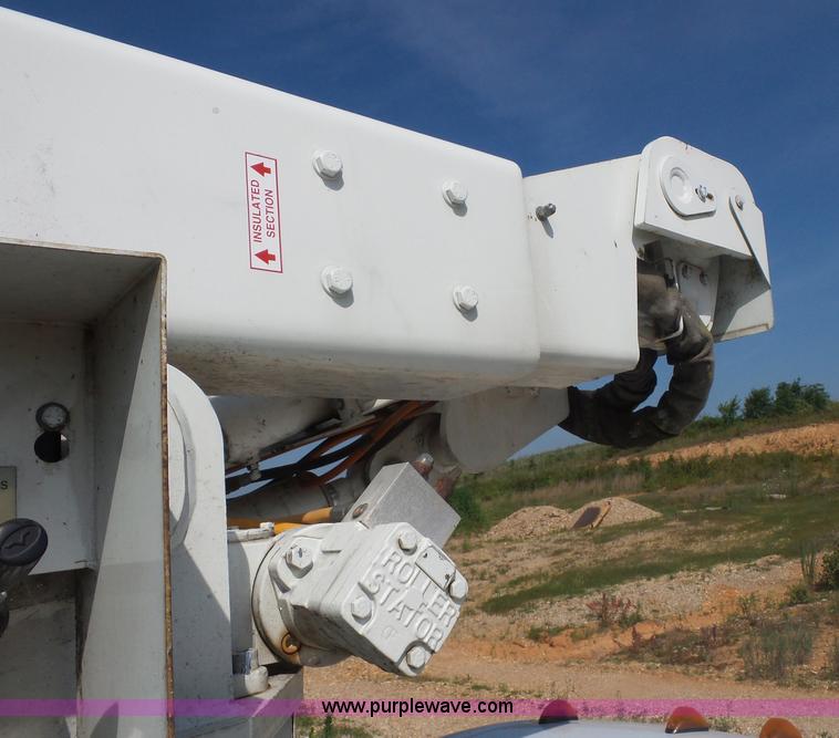 image for item L2870 2003 Ford F550 bucket truck