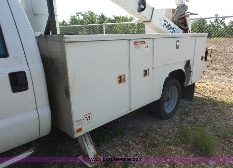 image for item L2870 2003 Ford F550 bucket truck