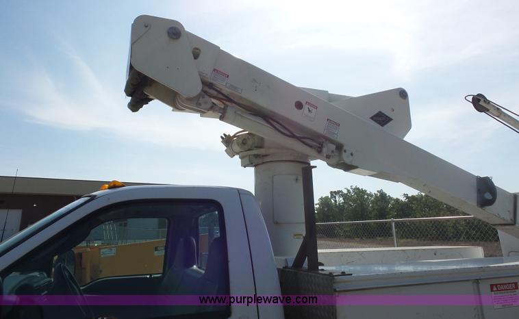 image for item L2870 2003 Ford F550 bucket truck