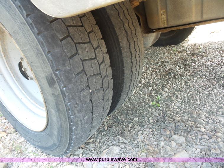 image for item L2870 2003 Ford F550 bucket truck