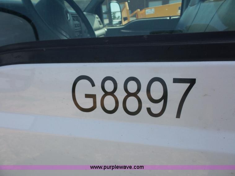 image for item L2870 2003 Ford F550 bucket truck