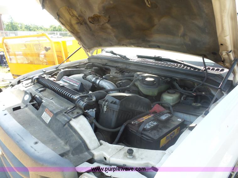 image for item L2870 2003 Ford F550 bucket truck