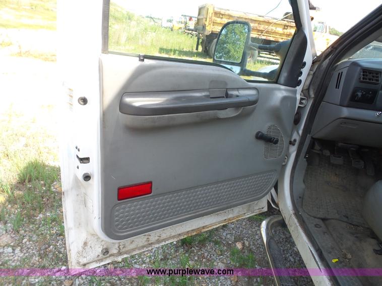 image for item L2870 2003 Ford F550 bucket truck