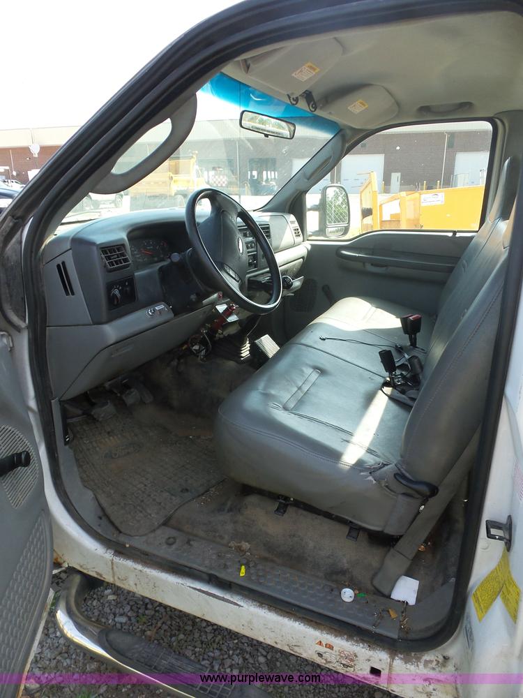 image for item L2870 2003 Ford F550 bucket truck