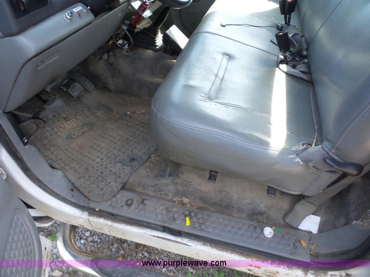 image for item L2870 2003 Ford F550 bucket truck