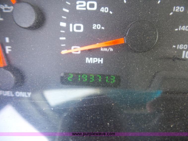 image for item L2870 2003 Ford F550 bucket truck