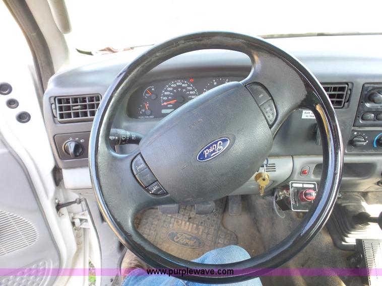 image for item L2870 2003 Ford F550 bucket truck