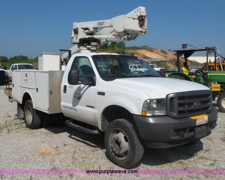 image for item L2872 2002 Ford F550 bucket truck