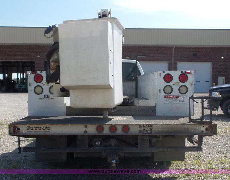 image for item L2872 2002 Ford F550 bucket truck