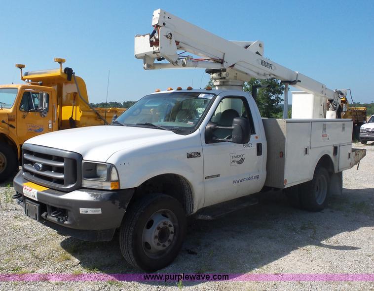 image for item L2872 2002 Ford F550 bucket truck