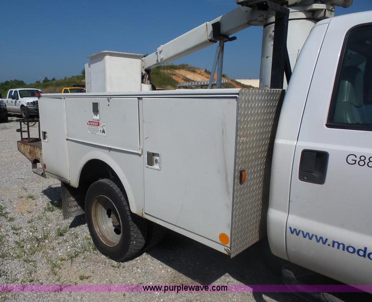 image for item L2872 2002 Ford F550 bucket truck