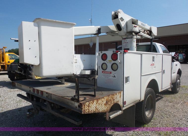 image for item L2872 2002 Ford F550 bucket truck
