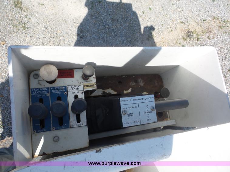 image for item L2872 2002 Ford F550 bucket truck