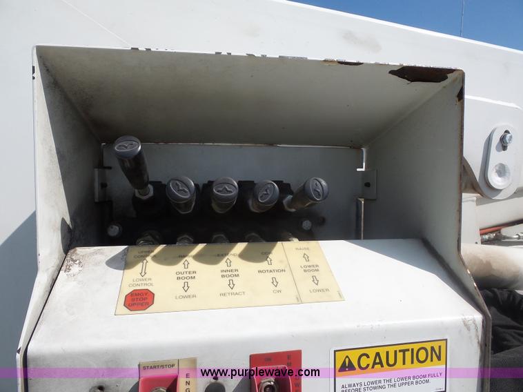 image for item L2872 2002 Ford F550 bucket truck