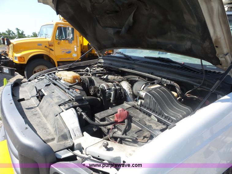 image for item L2872 2002 Ford F550 bucket truck