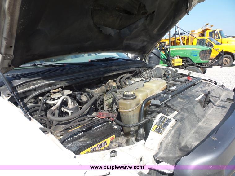 image for item L2872 2002 Ford F550 bucket truck