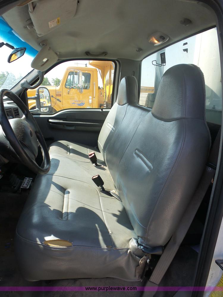 image for item L2872 2002 Ford F550 bucket truck