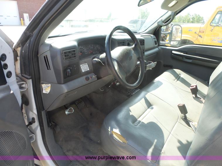 image for item L2872 2002 Ford F550 bucket truck