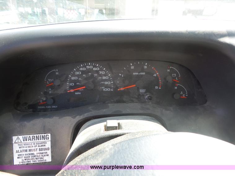 image for item L2872 2002 Ford F550 bucket truck